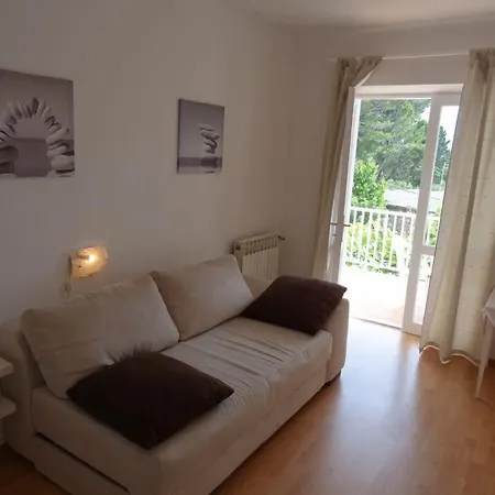 Διαμέρισμα With Parking Space Rab - 16359