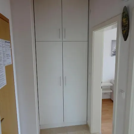 Διαμέρισμα With Parking Space Rab - 16359 *